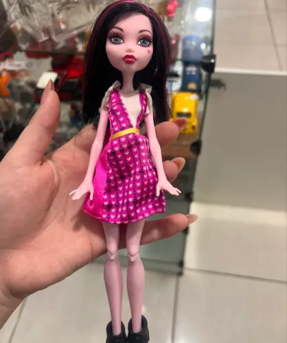Draculaura ( Monster High) 