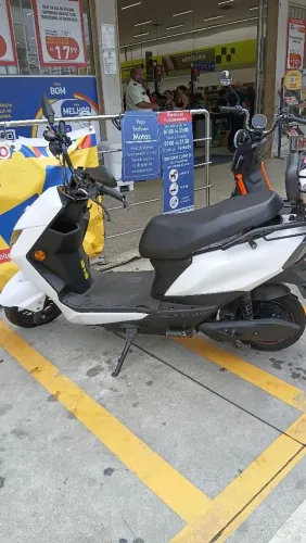 Vendo uma moto elétrica 50 cc,ano 2024 perfeito estado,9 mil reais