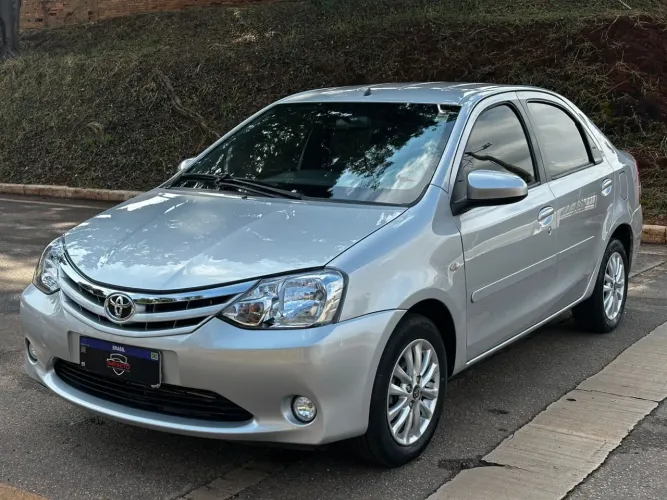 Toyota Etios XLS Sedan 1.5 Flex 16V 4P Mec. 2014