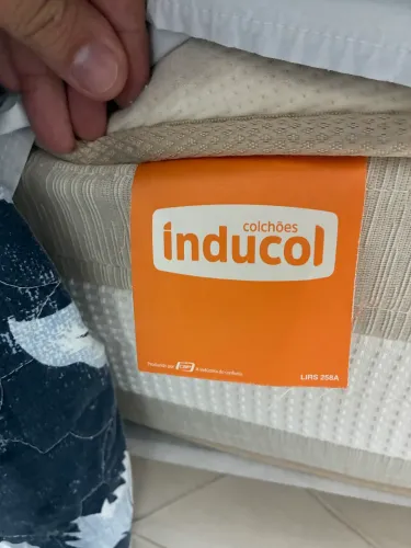 Vendo cama box queen molas ensacadas