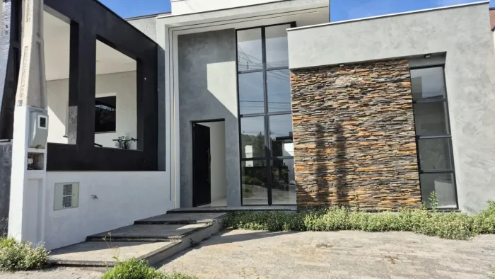 CASA COND.HORTO FLORESTAL VILLAGIO 3 DORM (1 SUITE) PISCINA