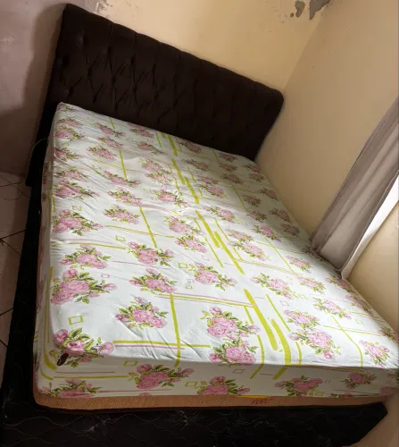 Cama queen casal