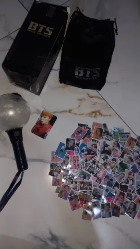 Army Bomb Light Stick BTS Ver. 2 + photocard oficial + 200 adesivos kpop + sacola e caixa
