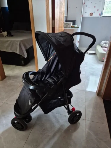 Carrinho de bebê - Cosco