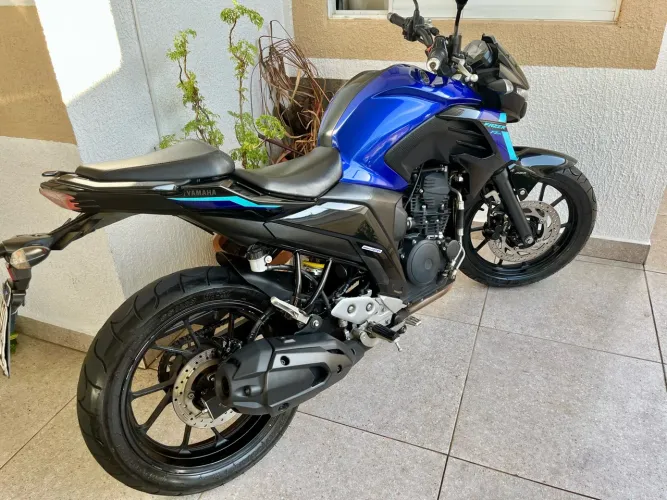 Yamaha FZ25 250 Fazer Flex (ABS) - Leia o anúncio