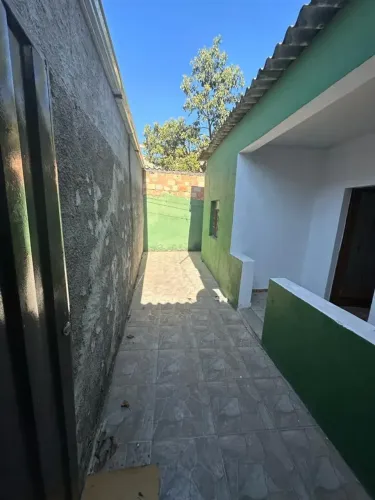 Casa 02 Quartos - Fundos - Área - Aceita Pet