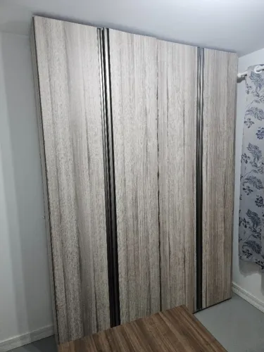 Armário Armario 2 portas - 1 unidade disponível Mdf bem resistente. 2,40m x 85cm
