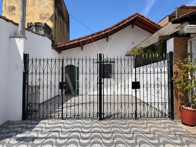 Casa venda 3 dormitórios e quintal no bairro Boqueirão