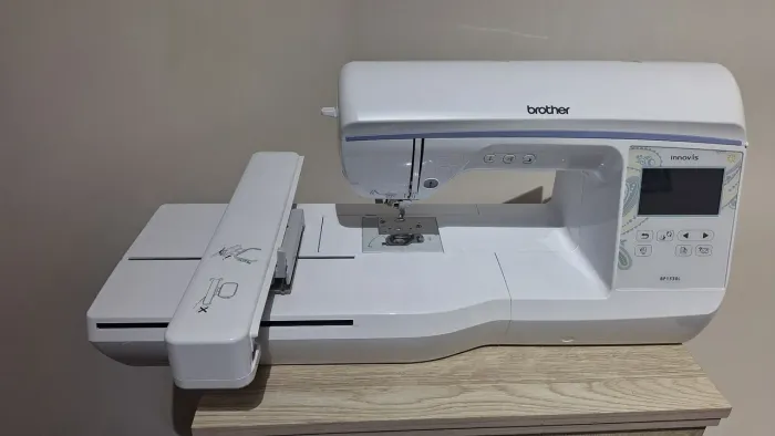 Máquina de bordar Brother