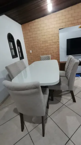 Mesa de jantar com 6 cadeiras