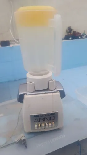liquidificador antigo arno funciona certinho 110v