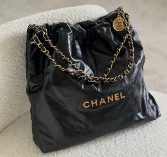 Bolsa Chanel em couro de ombro
