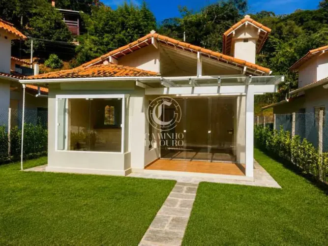 Casa de rua : Linear / Residencial / Itaipava