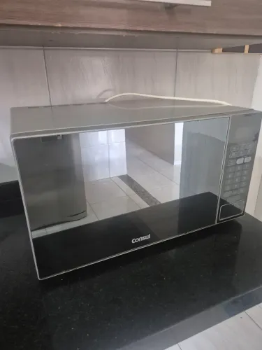 Vendo Micro-ondas Consul 30 litros com Função Grill. 