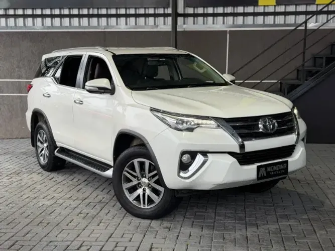 Toyota Hilux SW4 SRX 4X4 2.8 TDI 16V Dies. Aut. 2016