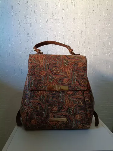Mochila couro marca Jorge Bischoff 