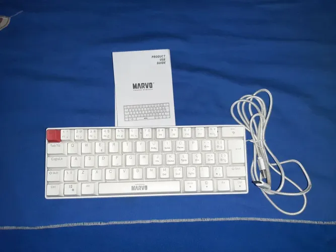 Vendo teclado mecânico 60% (novo)
