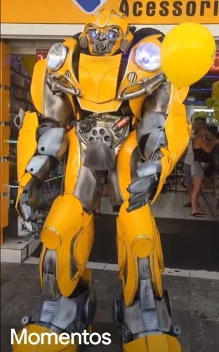 ESTOU VENDENDO UM ROBÔ DE LED TAMANHO HUMANO PARA FESTAS E EVENTOS - PRONTO PARA TRABALHAR