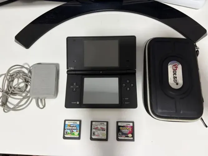 Nintendo Dsi Preto + 3 Jogos + Carregador + Case (Usado)