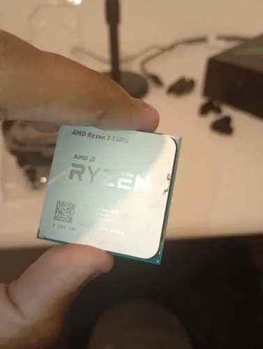 AMD Ryzen 3200g