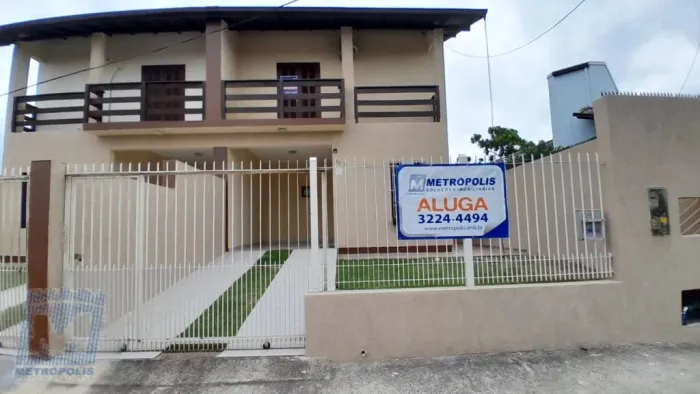 Casa de 3 quartos para alugar no bairro Carianos - Florianópolis/SC