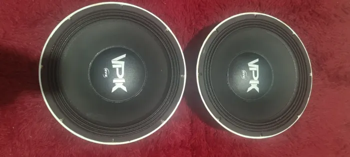 VENDE-SE DOIS GRAVES VPK DE 2000 RMS E 4 OHMS /15 POLEGADAS