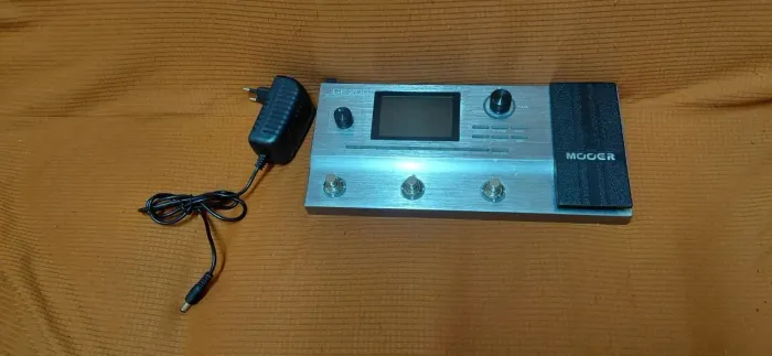 Pedaleira Mooer GE-200 