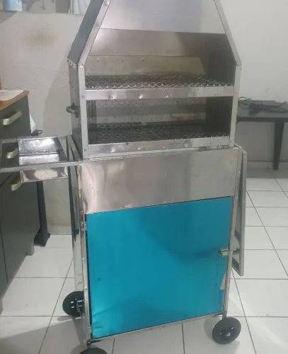 Vendo churrasqueira nova 1 mês de uso !!