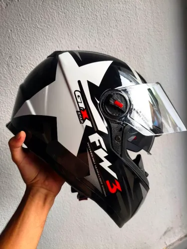 Capacete FW3 Star Preto e Branco
