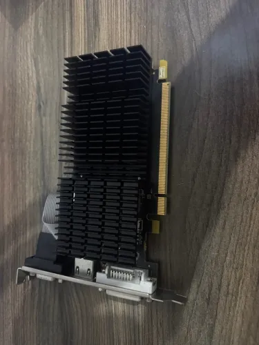 AMD R5 220, placa de vídeo