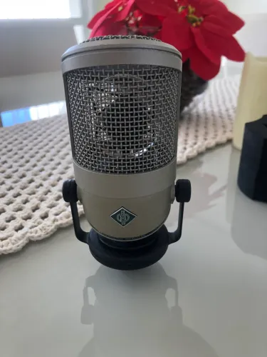 Microfone Neumann BCM 705 
