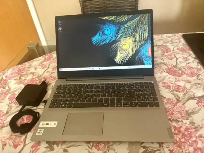 Notebook Lenovo i5 10°Ger - 4GB - HD de 1TB