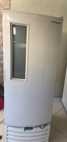 Refrigerador Expositor Metalfrio 531 Litros Tripla Ação Porta Glass View VF55FT