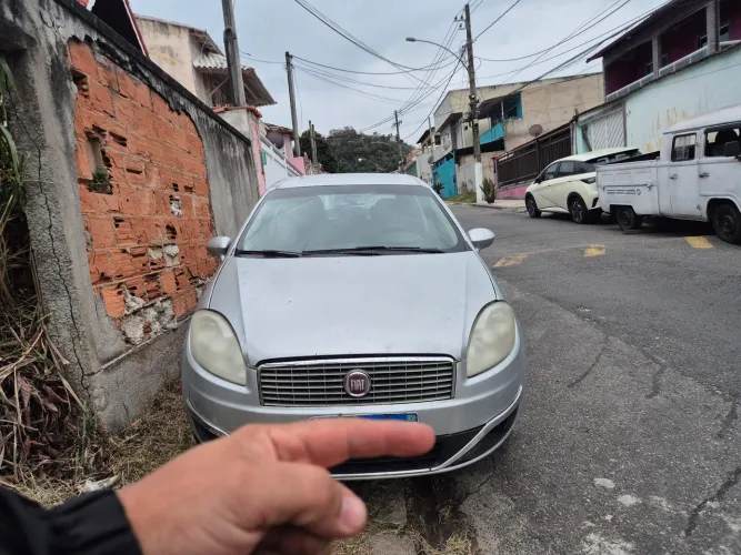 Fiat Linea Essence 1.8 Flex 16V 4P 2015