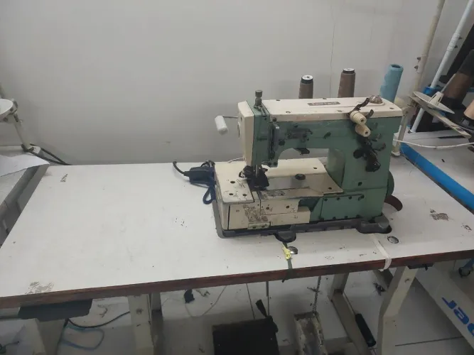 Máquina Costura Galoneira Industrial Motor Elétrico Usada