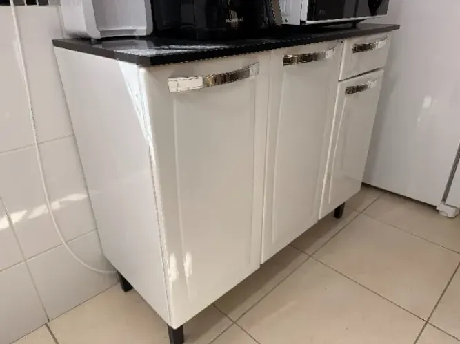 Balcão de Cozinha Itatiaia Aço 3 Portas 1 Gaveta Com Tampo de 105 CM Modelo Rose Branco Ne