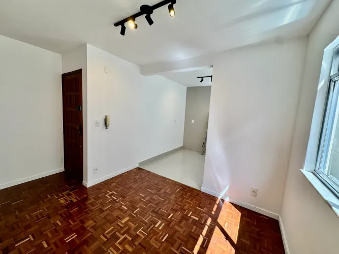 APARTAMENTO REFORMADO NO CASCATINHA