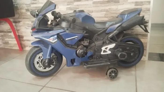 Moto elétrica infantil