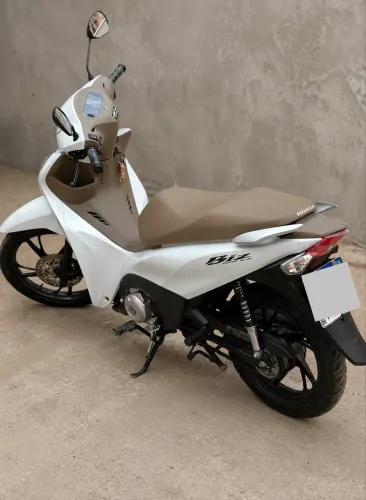 Honda Biz 125 EX 2025/2025 Branca apenas 1.254 KM