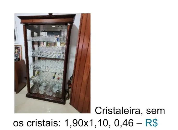 Cristaleira com todos Cristais