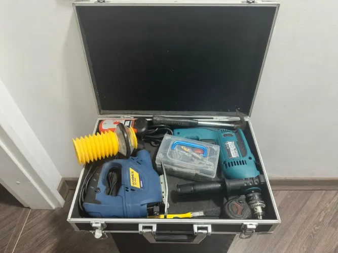 Furadeira Makita HP 1640 760w/Serra Tico Tico Hammer ST-500 500w