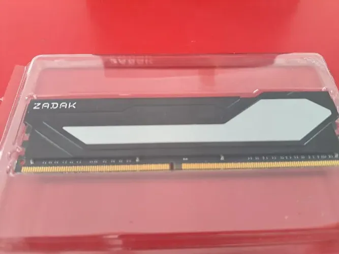 Memória DDR4 16GB, 3200MHz Zadak Twist Black, aceita XMP