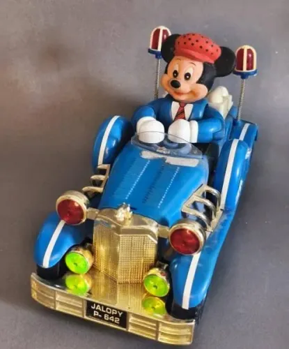 Carrinho bate volta motorista Mickey, da Jalopy