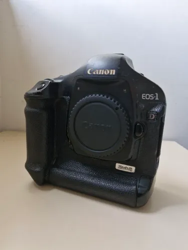 Câmera canon profissional 1D mark III