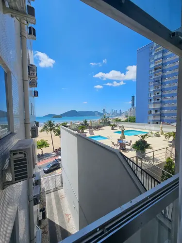 Apartamento frente mar balneario  com vagacamboriu 