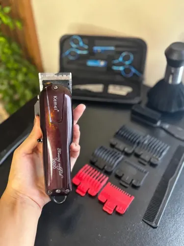Maquina de Acabamento KEMEI 2600