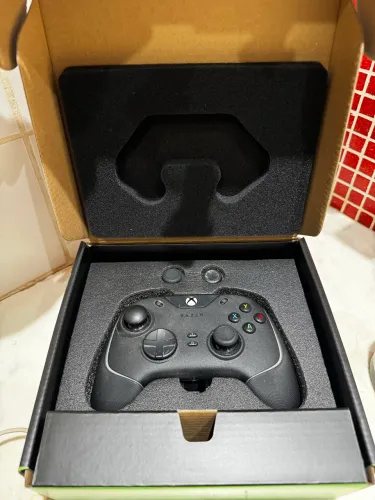 Controle Razer Chroma V2
