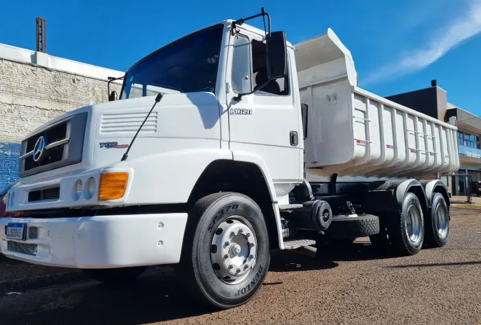 MB 1620 6x2 Caçamba