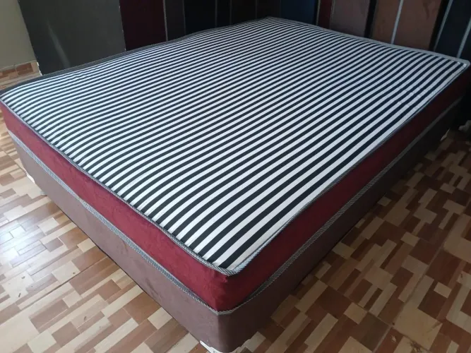 Cama box casal nova 10 cm de espuma valor 400 nova no plástico entrega grátis ?