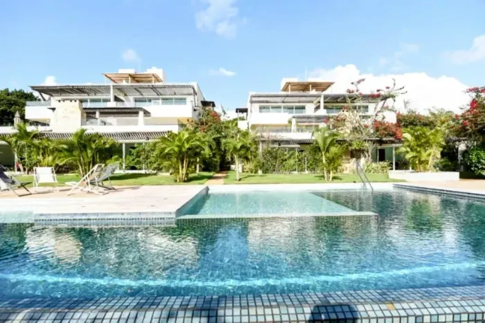Apartamento GIGANTESCO com 197m², e apenas 100 metros da escada da Praia do Amor em Pipa!